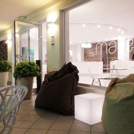 Hotel Aria Di Mare - Bed & Brunch In Centro A Riccione Ngoại thất bức ảnh