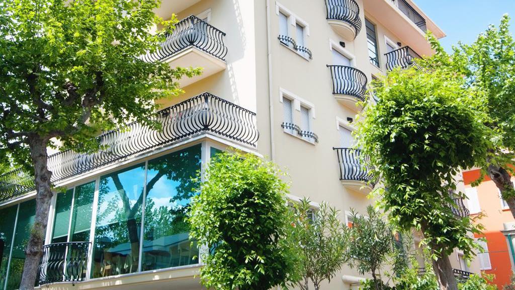 Hotel Aria Di Mare - Bed & Brunch In Centro A Riccione Ngoại thất bức ảnh