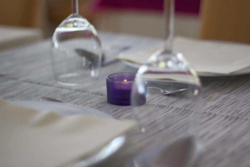 Hotel Aria Di Mare - Bed & Brunch In Centro A Riccione Ngoại thất bức ảnh