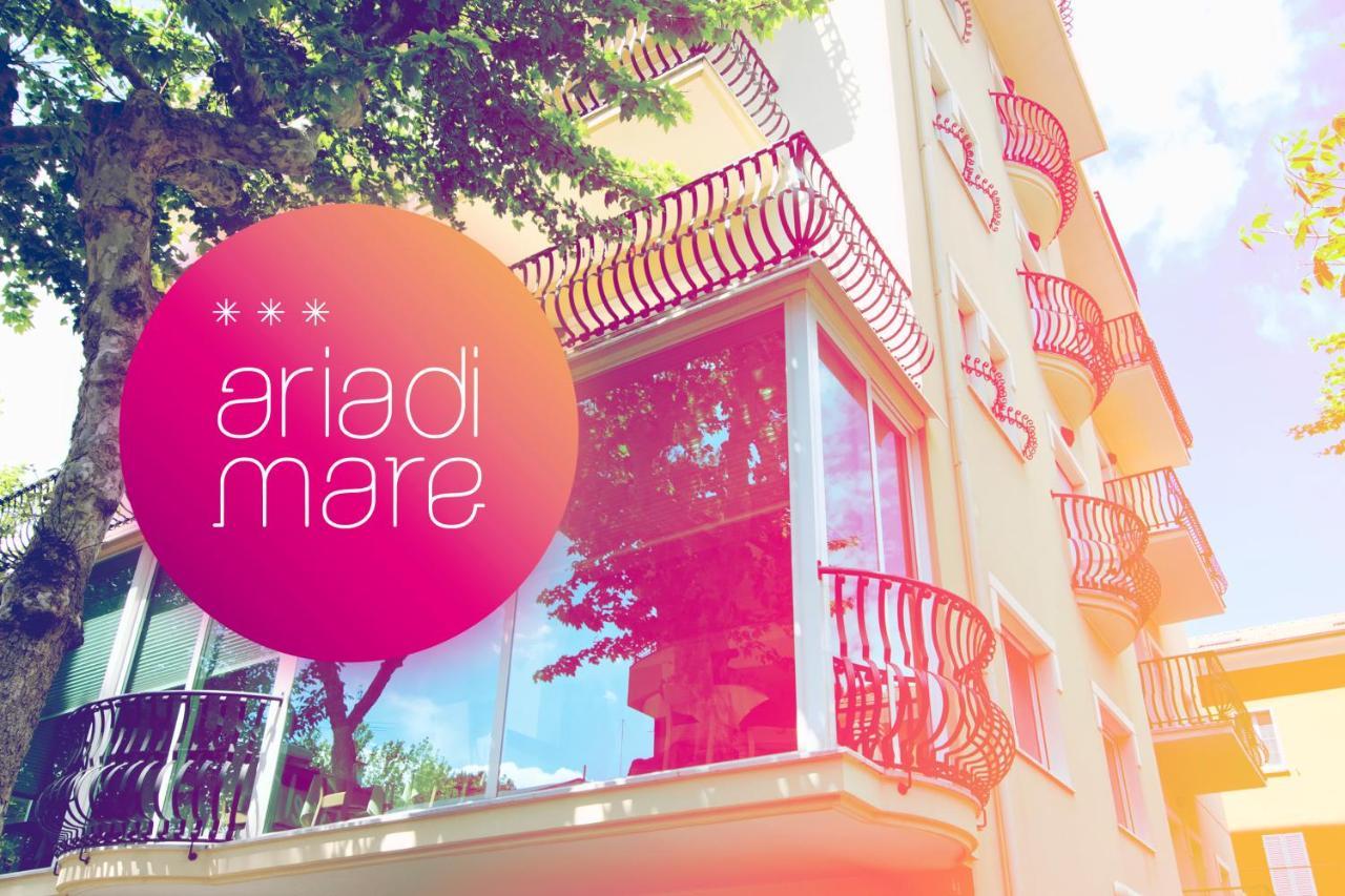 Hotel Aria Di Mare - Bed & Brunch In Centro A Riccione Ngoại thất bức ảnh